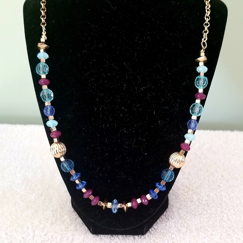 Elegant Vintage Gold and Multicolor Lucite Faceted Beaded Necklace.